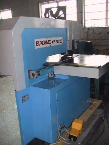 25 Ton, EUROMAC, #XP 750/25, Trumpf style tooling, 5 HP, hydraulic, 1999