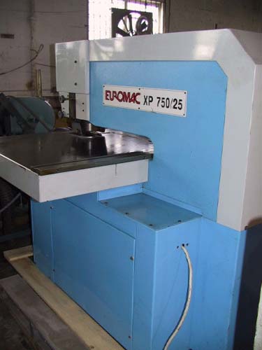25 Ton, EUROMAC, #XP 750/25, Trumpf style tooling, 5 HP, hydraulic, 1999