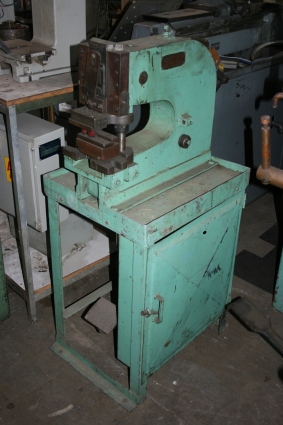 5 Ton, ROPER WHITNEY, model #29, 10 throat, foot operated, 1 stroke