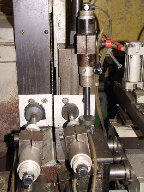 16 , ELU, No. SA 103/25, swivel, 4-1/4 SQ, automatic, pneumatic, 1986