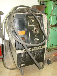 HOBART, #BETA-MIG 250, 250A, wire feed, gun, on cart