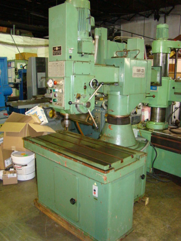 30 KAO MING, 16 x 41 table, 1-1/2 cap, auto downfeed, tapping, 1982