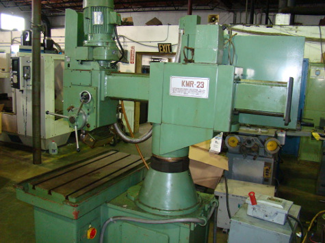 30 KAO MING, 16 x 41 table, 1-1/2 cap, auto downfeed, tapping, 1982