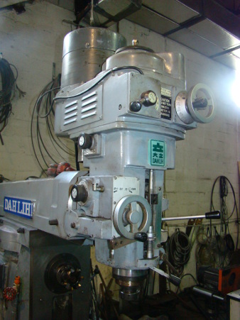 DAHLIH, #GH2200, #50 horz. spindle, #40 turret head, auto feed, 1988