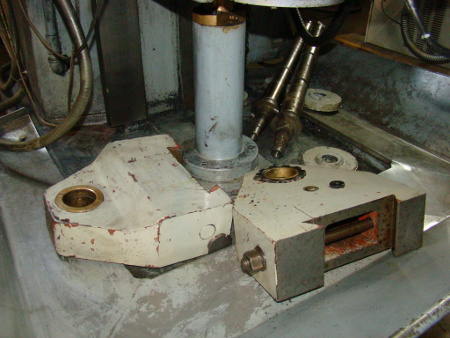 DAHLIH, #GH2200, #50 horz. spindle, #40 turret head, auto feed, 1988