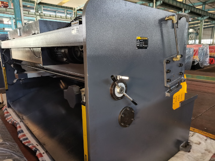 1/4 x 10', FICOM, #QC12Y-8x3200, 20 HP, hydraulic, Estun E21S BG, NEW