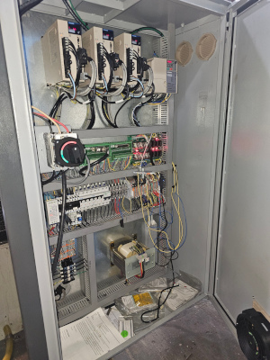 KENT USA, #BM-3, 3 axis Bedmill, 30 x16 x22 trav, 3 HP, R8, 10 X 50 tbl. 2022